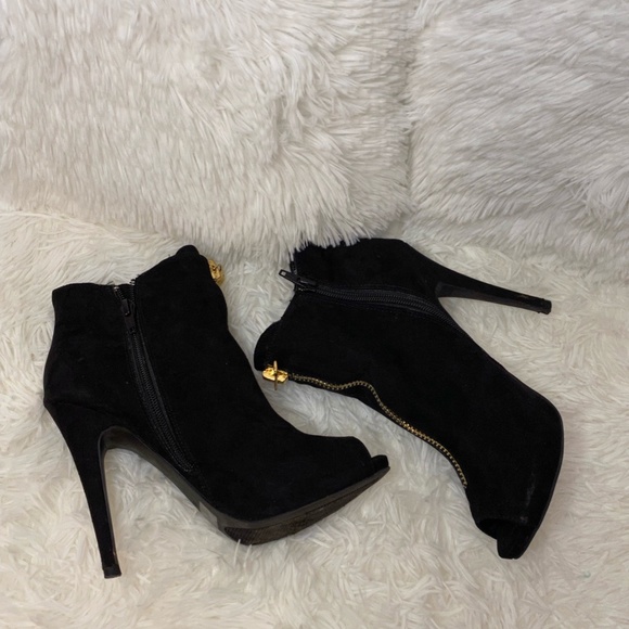 Black Open Toed Booties - Picture 3 of 5